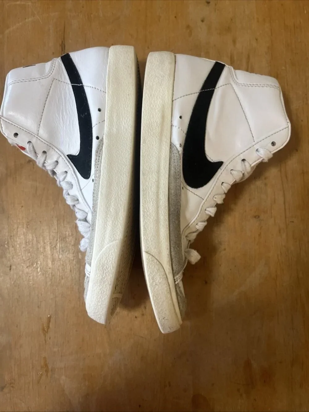 Nike Blazer Mid 77 Vintage Youth Size 5.5 or Ladies Size 7/38 White Black Hi Top